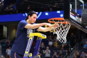 How a UConn star used a Florida clinic to get back to basketball after debilitating concussions